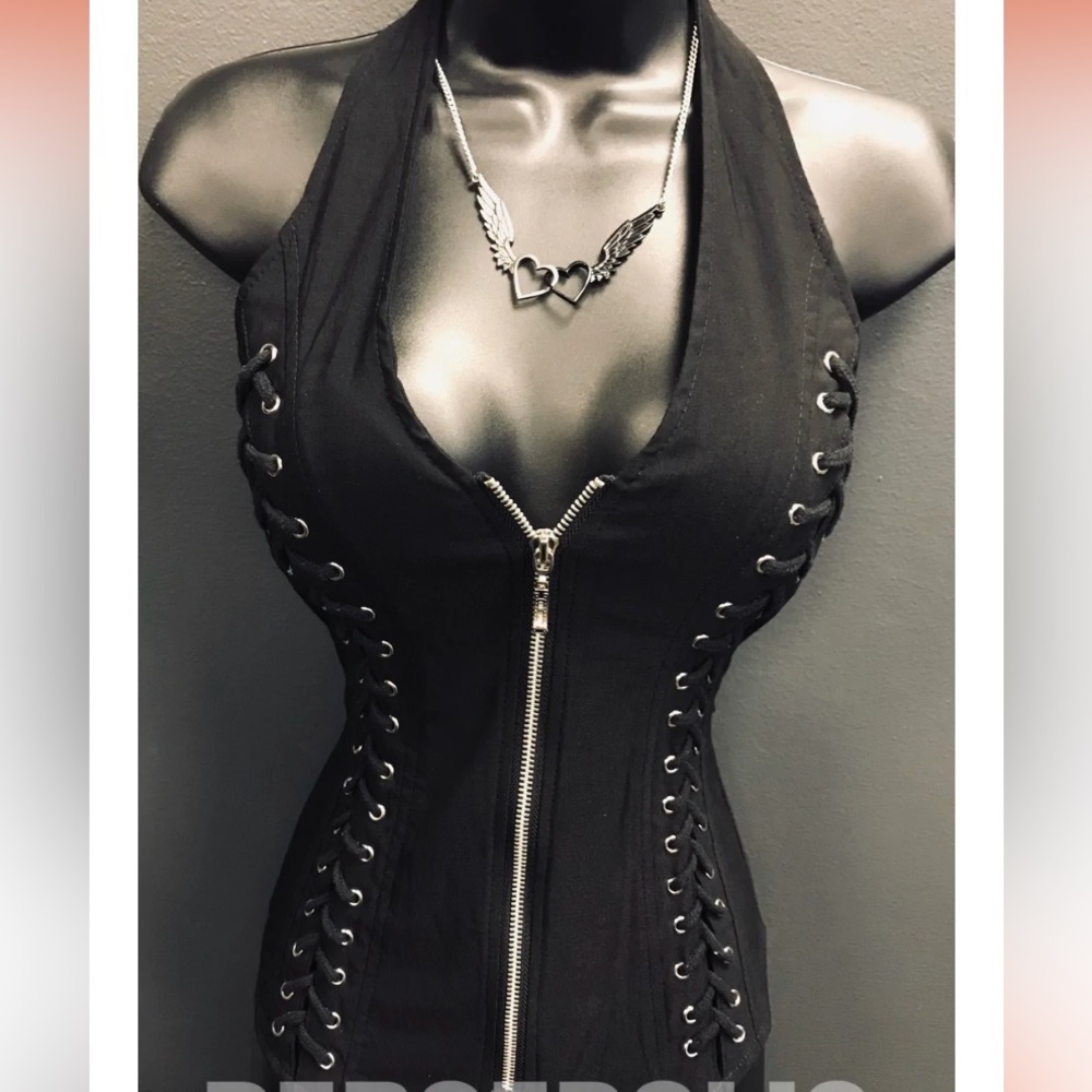 Oh Yes halter lace up top